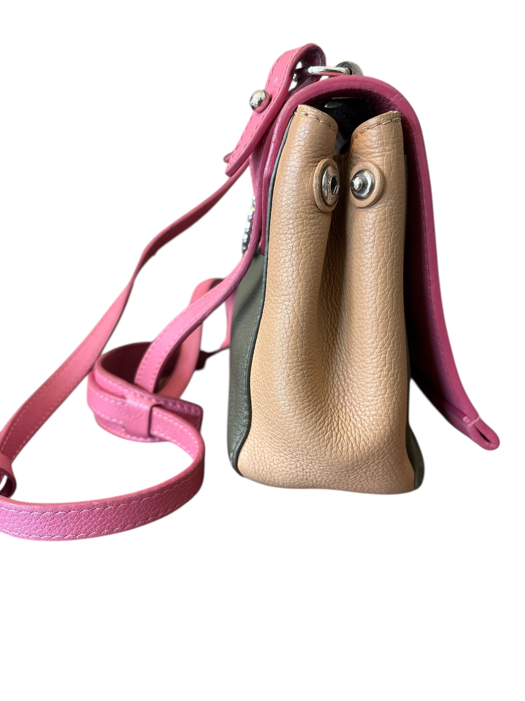 Louis Vuitton Lockme II Handbag leather BB Pink.