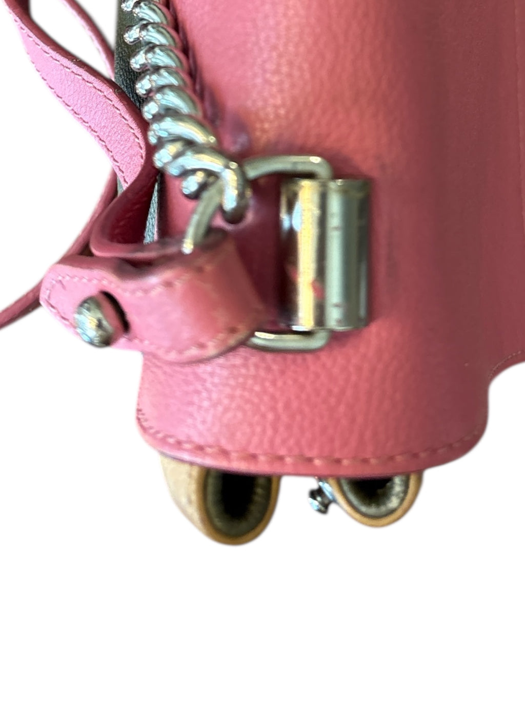 Louis Vuitton Lockme II Handbag leather BB Pink.
