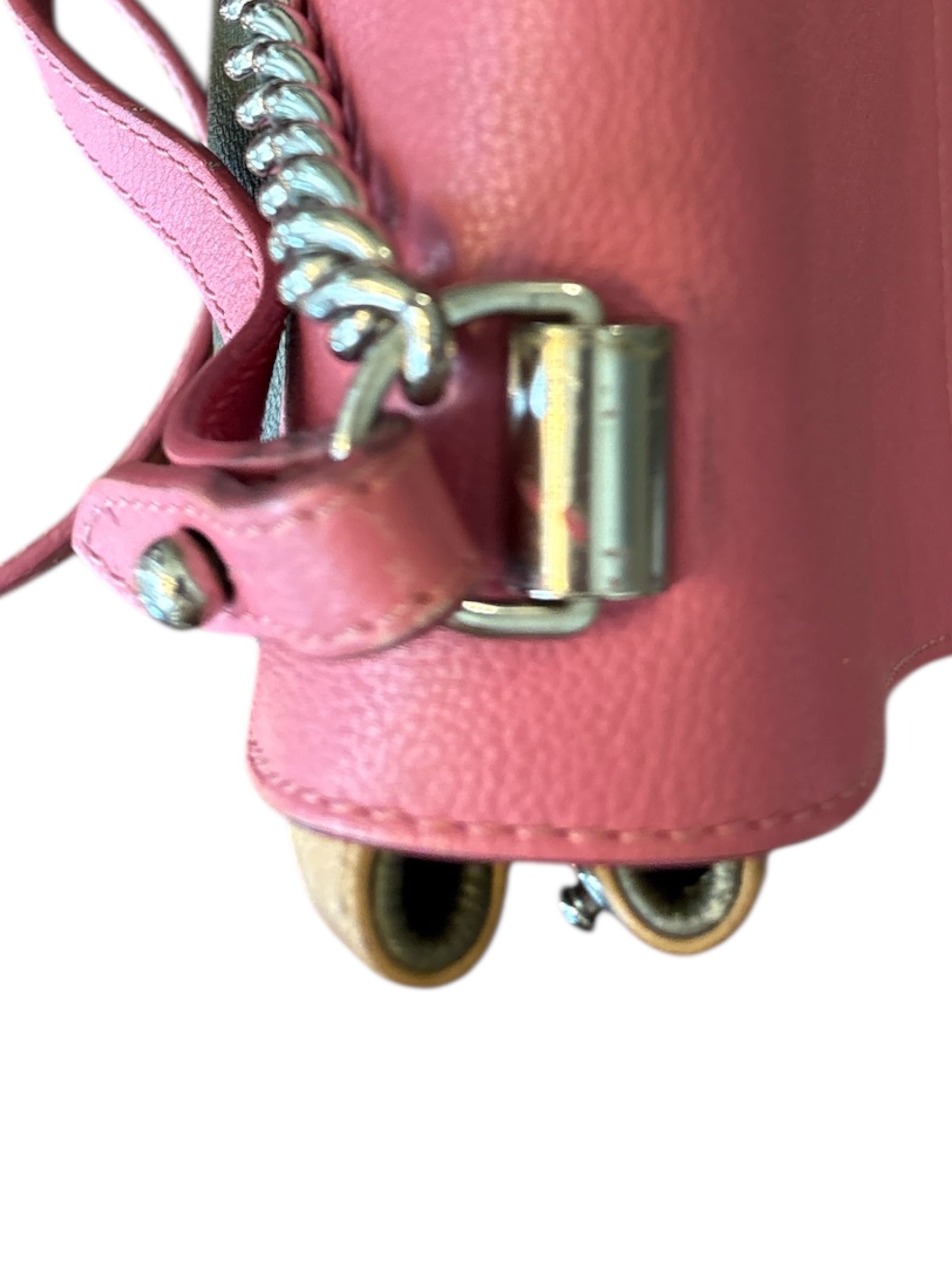 Louis Vuitton Lockme II Handbag leather BB Pink.