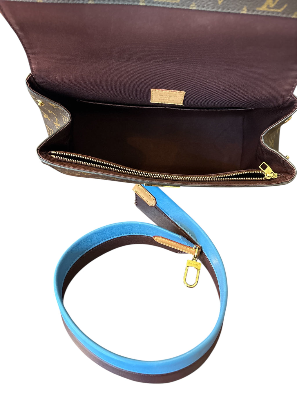 Louis Vuitton Monogram Cluny MM Handbag.