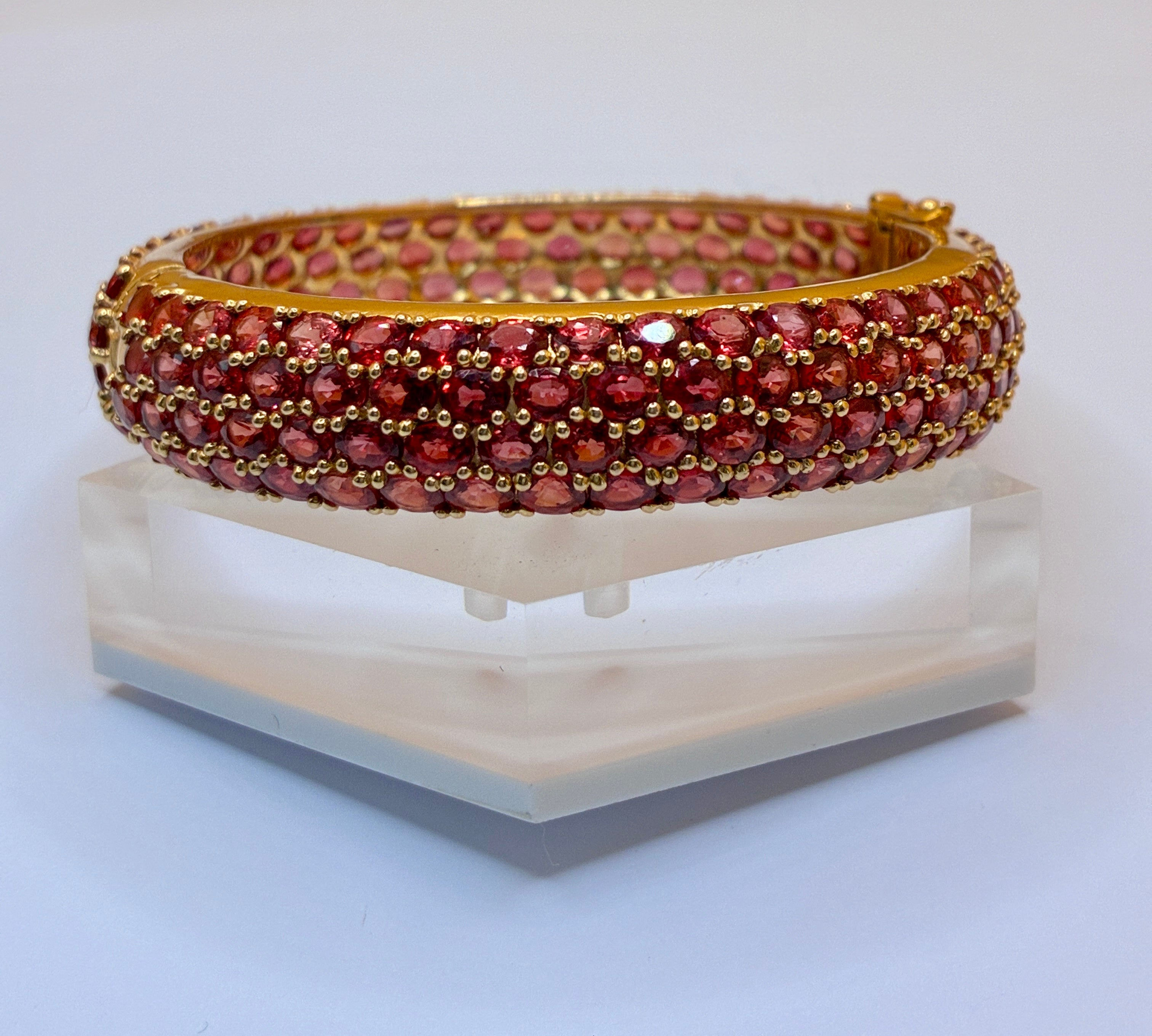 Ruby Red Color Oval Cut 17K Gold Bracelet Size 6.