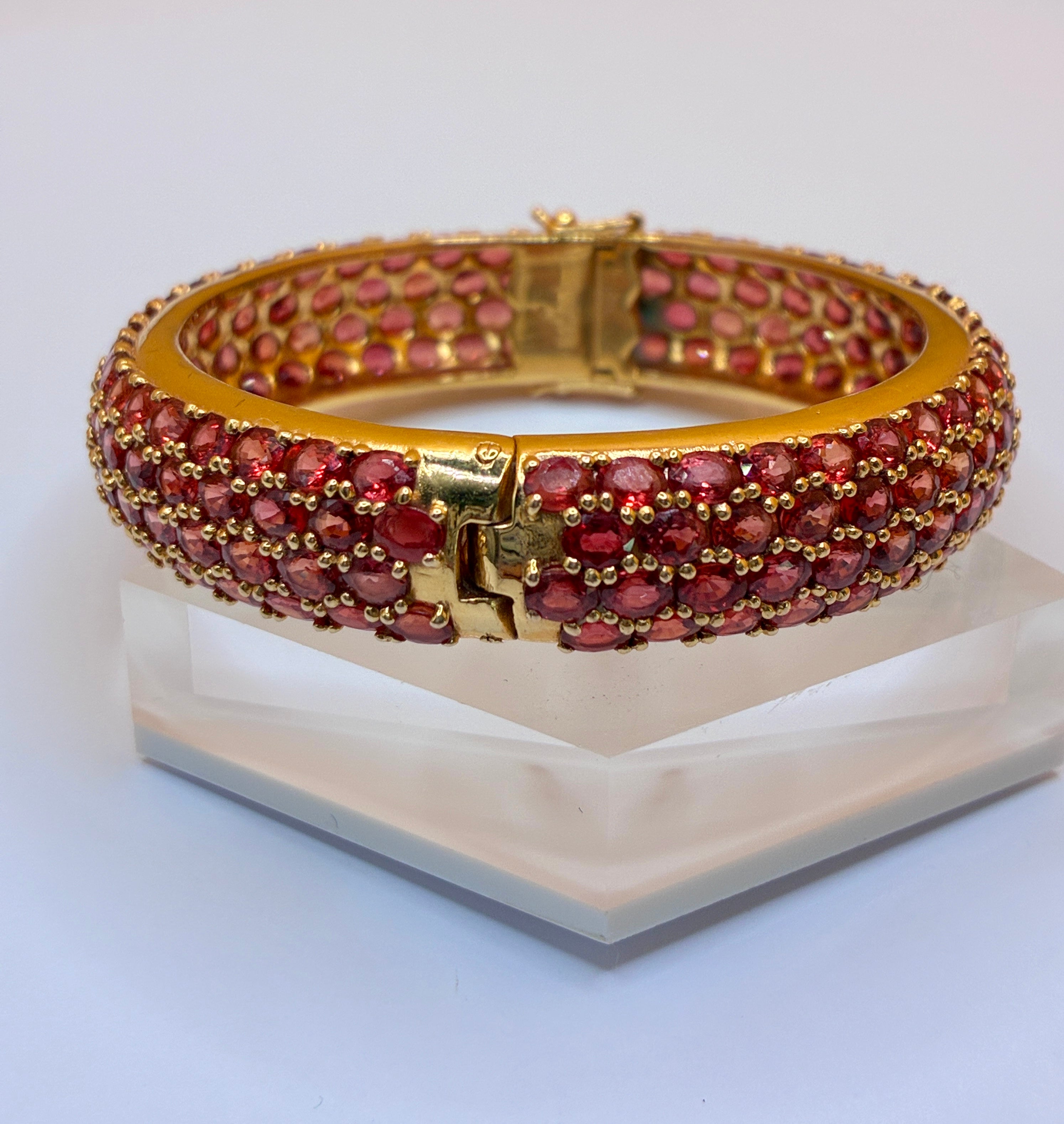 Ruby Red Color Oval Cut 17K Gold Bracelet Size 6.
