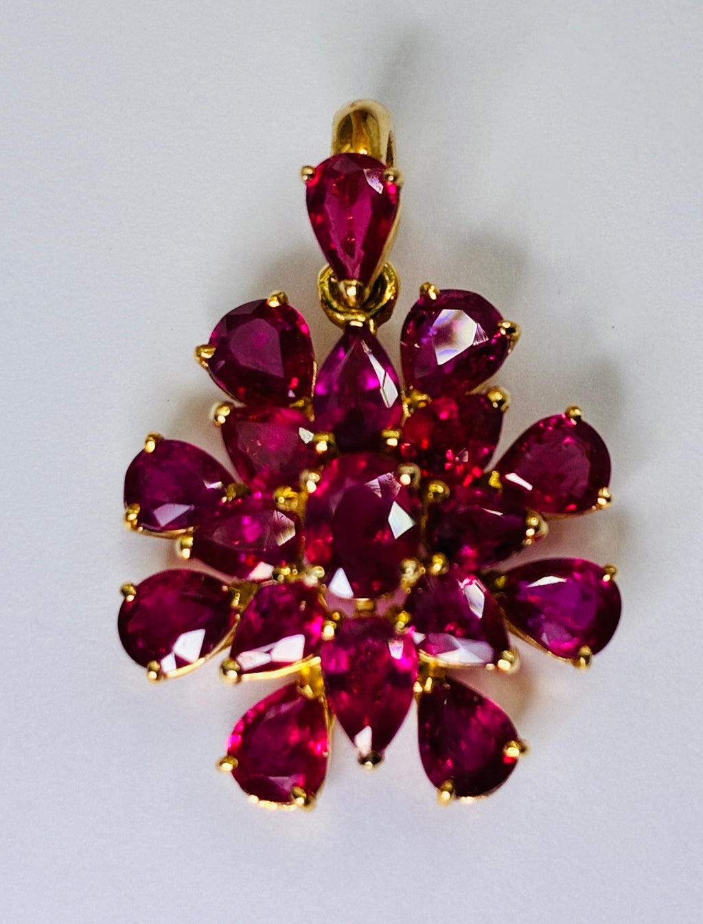 Brilliant Color Ruby Small Size 1"x 0.3/4" 17K Gold.