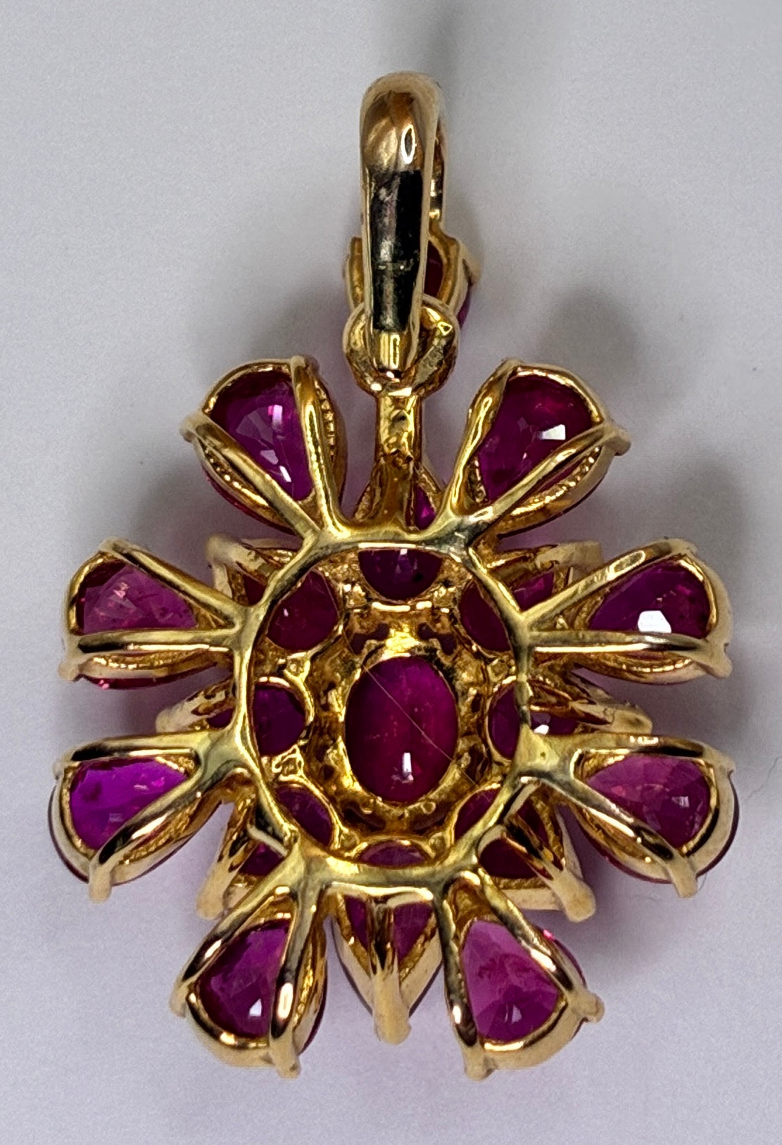 Brilliant Color Ruby Small Size 1"x 0.3/4" 17K Gold.