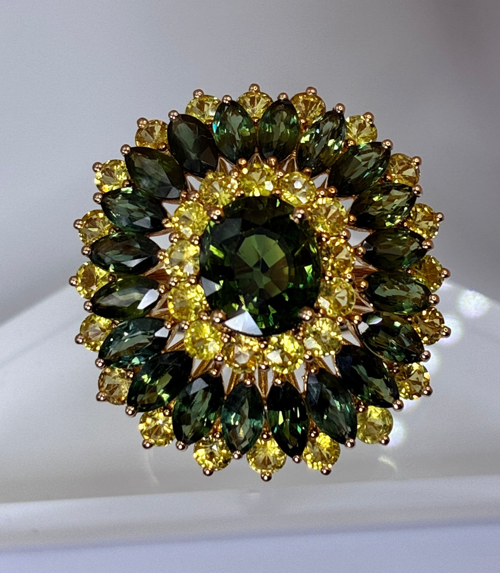 Green Sapphire And Yellow Sapphire Center Stone 2.68 ct Green Sapphire 17K Gold Ring Size 7. Gams Weight 9.49 ct.