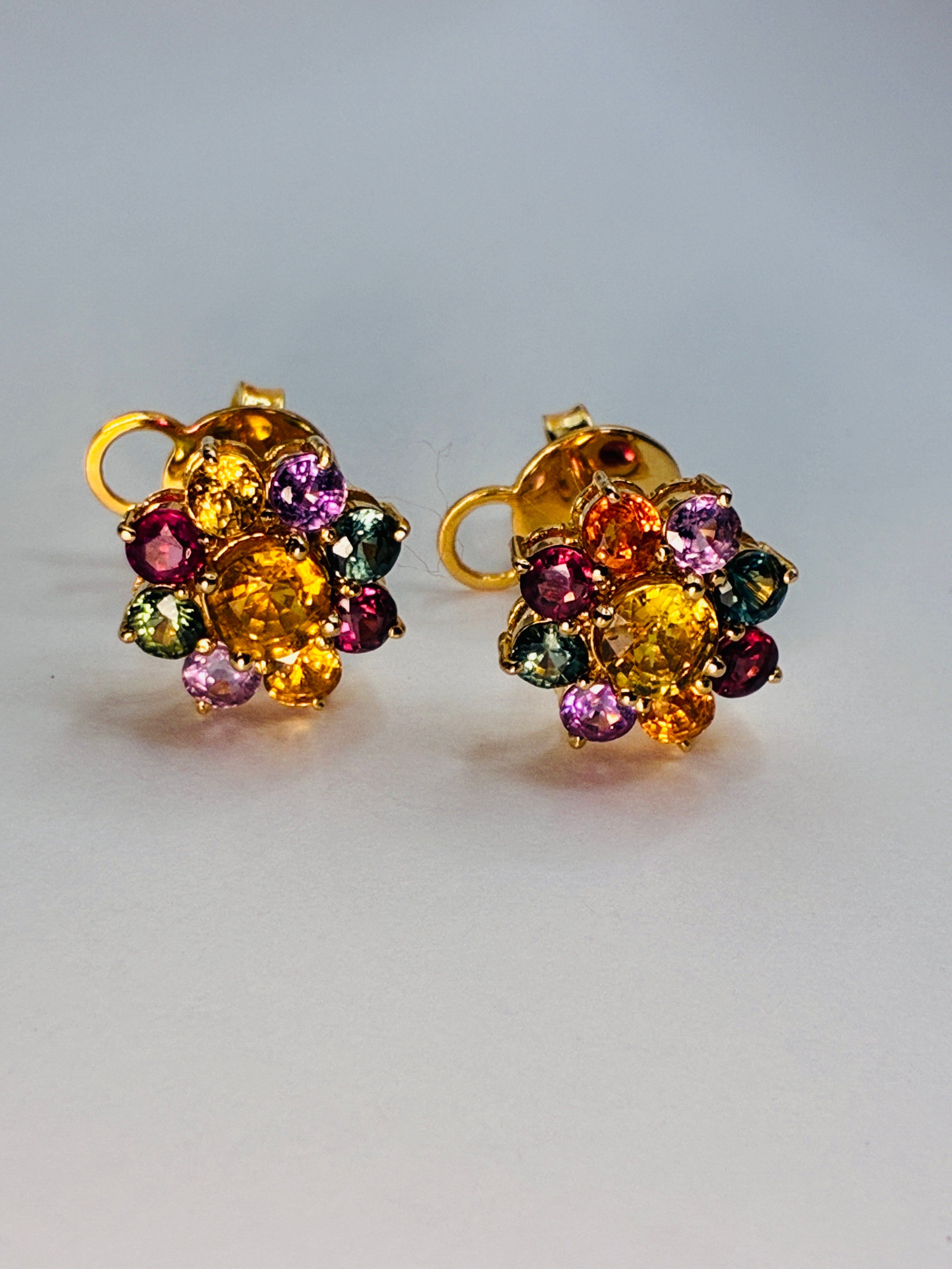 Multi Color Sapphire And Yellow Sapphire Stud Earring 12K Gold.