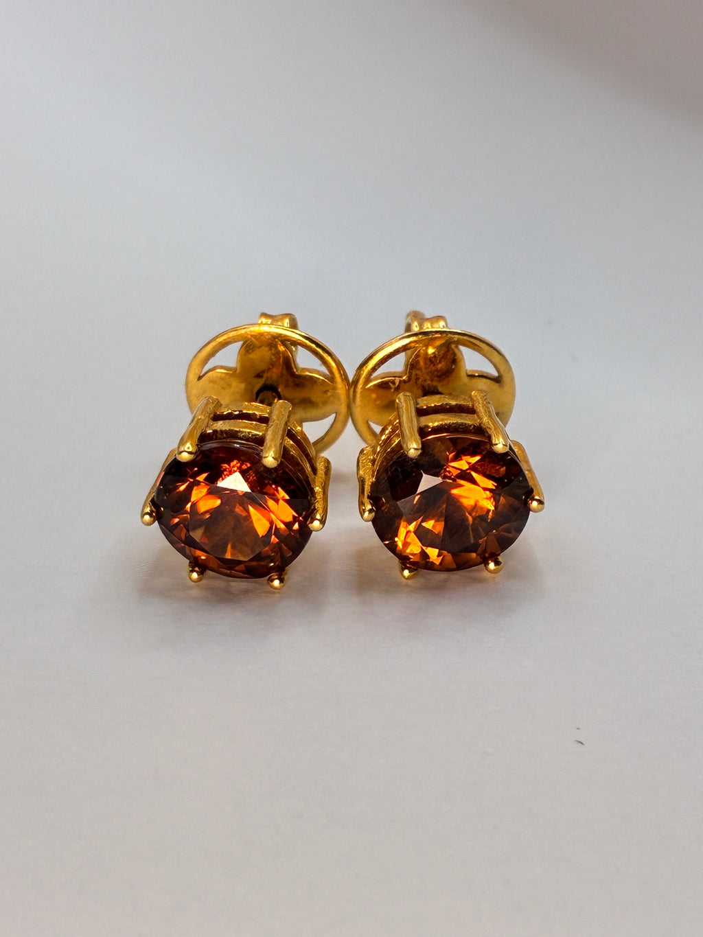 Natural Cambodia Zircon 5.90 Ct , 7.1 Ly. Unheated 12K Gold Stud Earring
