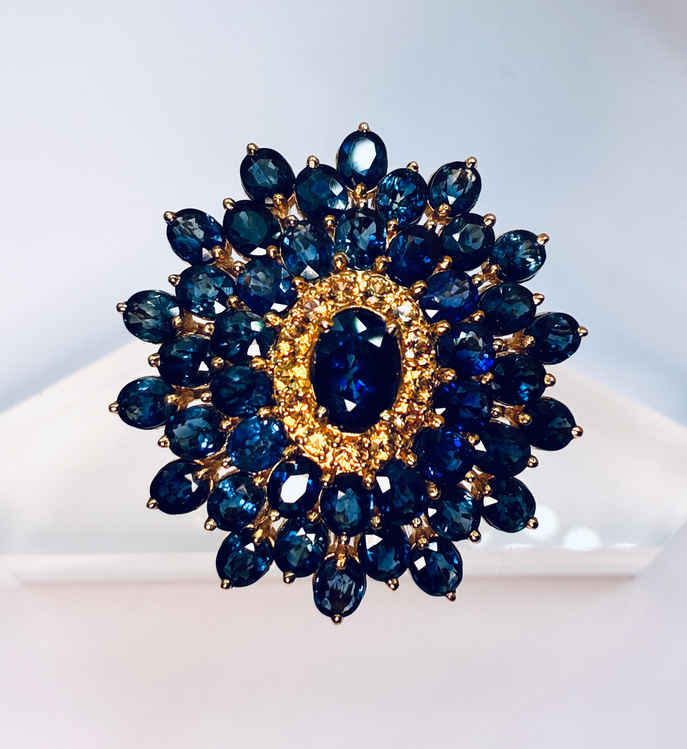 Blue Sapphire Mix Yellow Sapphire 17K Gold Ring ( Ring Size 6.5)