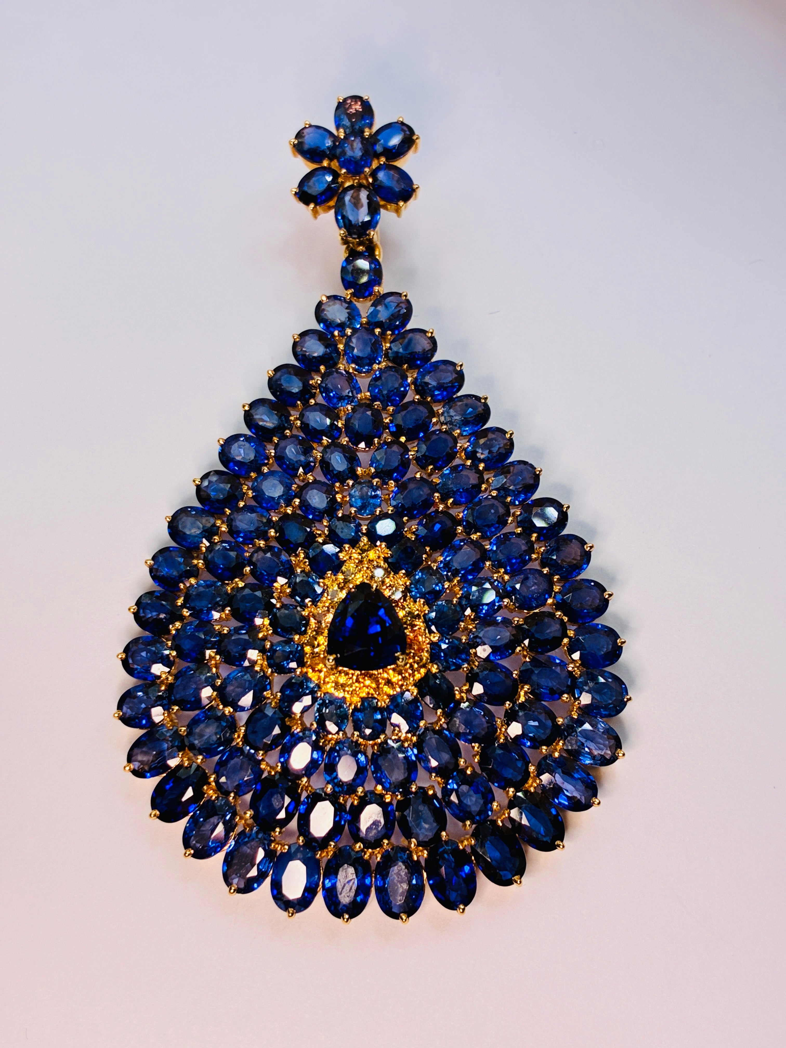 Royal Blue Sapphire( 3 Ly x 4.5 Ly ) Mix With Yellow Sapphire Center Stone ( 1.80 ct ) Large 17K Gold Pendant.(Pendant Size 2"x3")