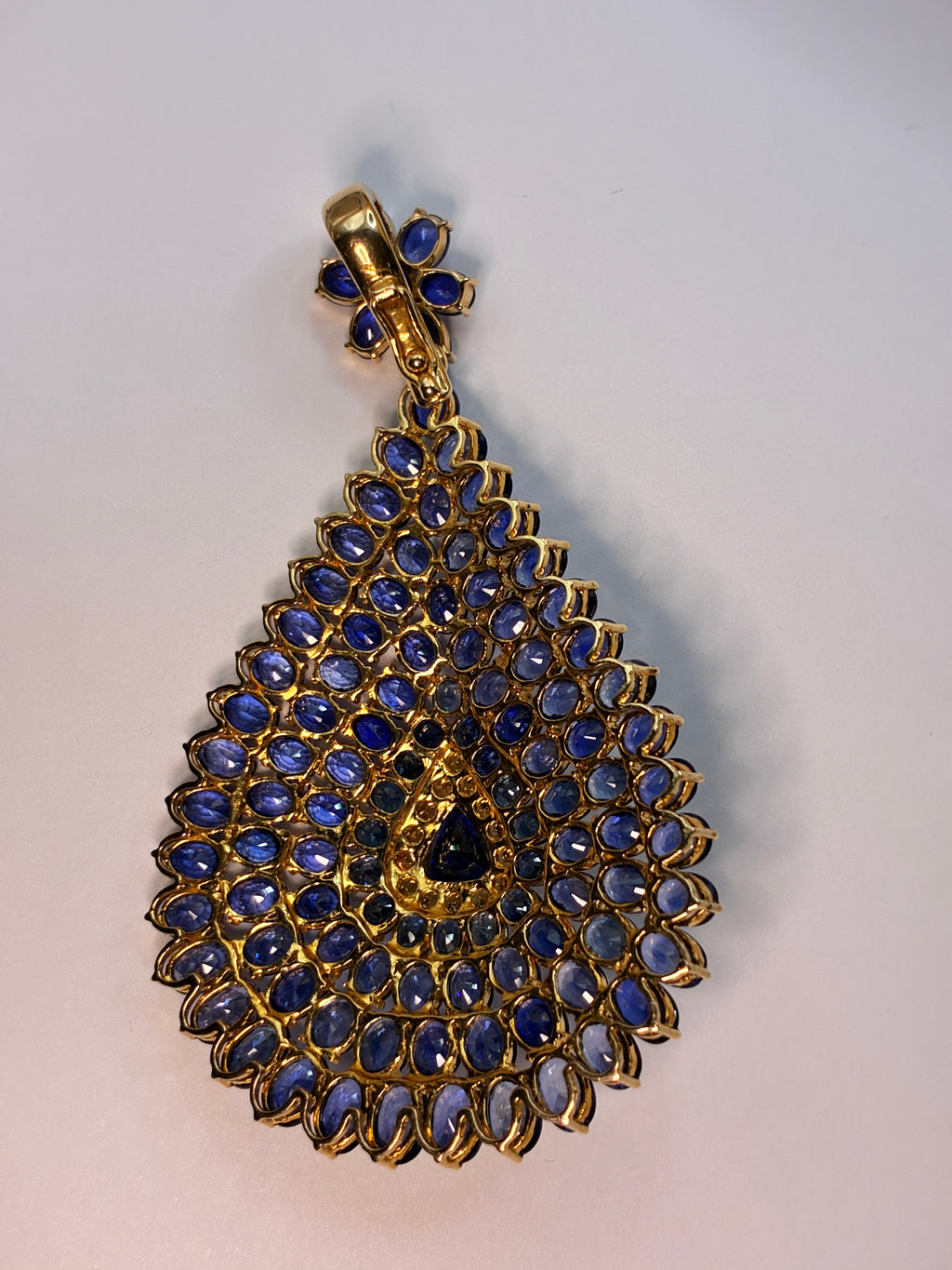 Royal Blue Sapphire( 3 Ly x 4.5 Ly ) Mix With Yellow Sapphire Center Stone ( 1.80 ct ) Large 17K Gold Pendant.(Pendant Size 2"x3")