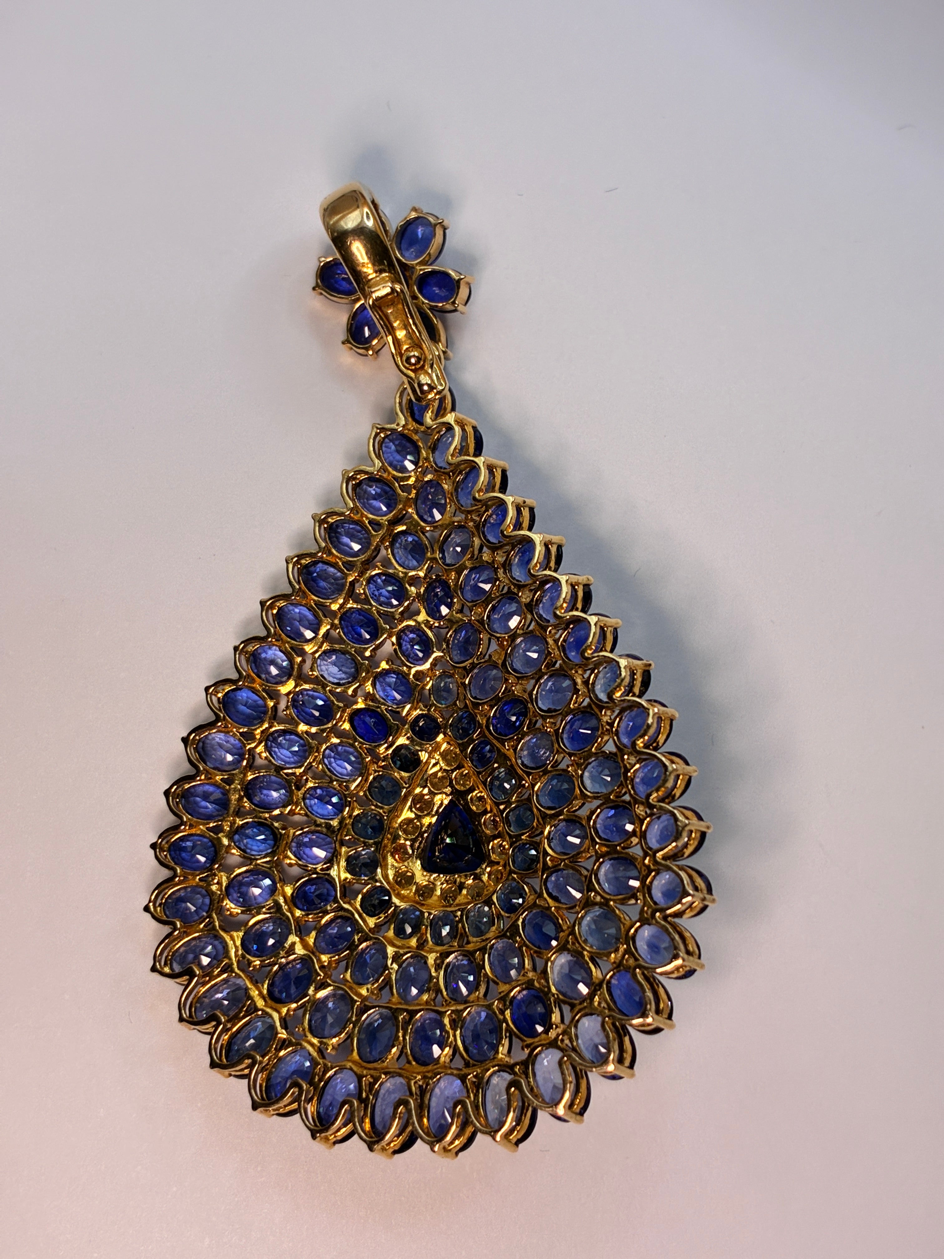 Royal Blue Sapphire( 3 Ly x 4.5 Ly ) Mix With Yellow Sapphire Center Stone ( 1.80 ct ) Large 17K Gold Pendant.(Pendant Size 2"x3")