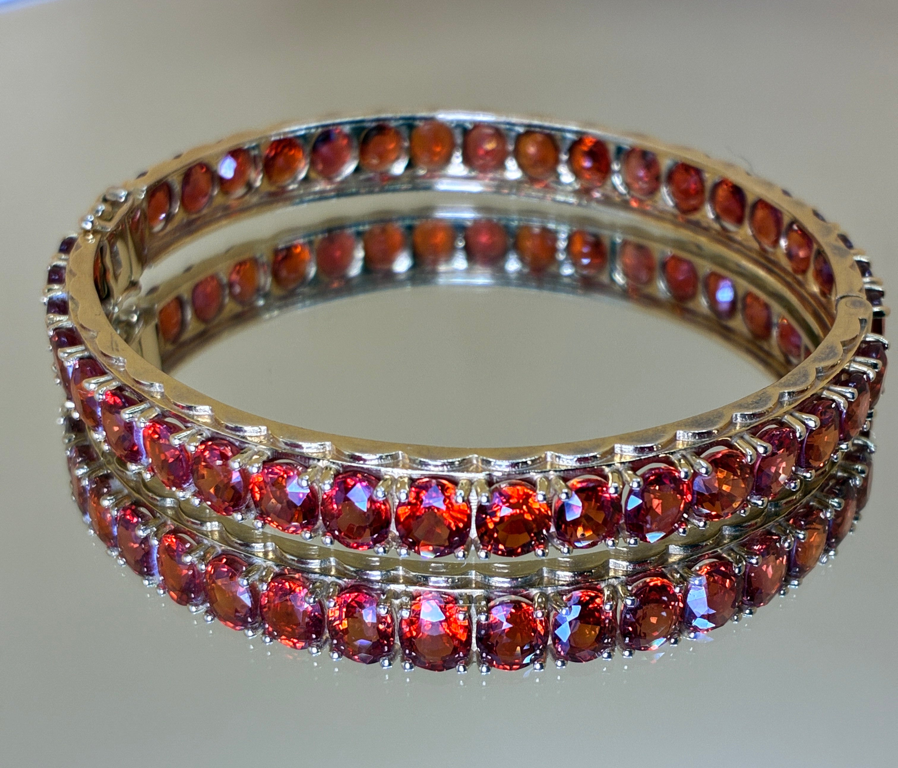 Red Color Sapphire Bangle Bracelet 17K Gold Sise 6.5"