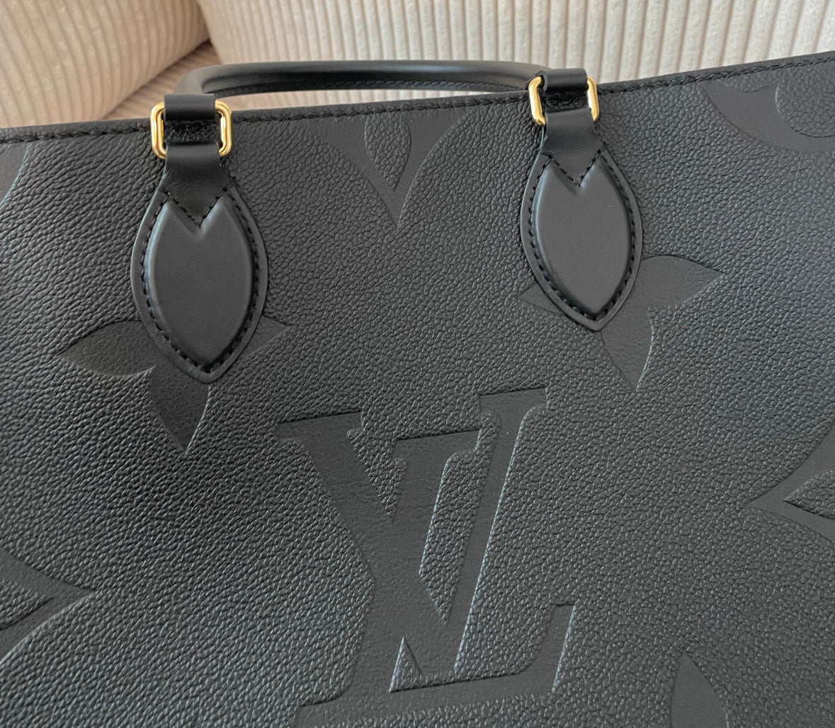 Louis Vuitton OnTheGo Monogram Empreinte Leather bag.