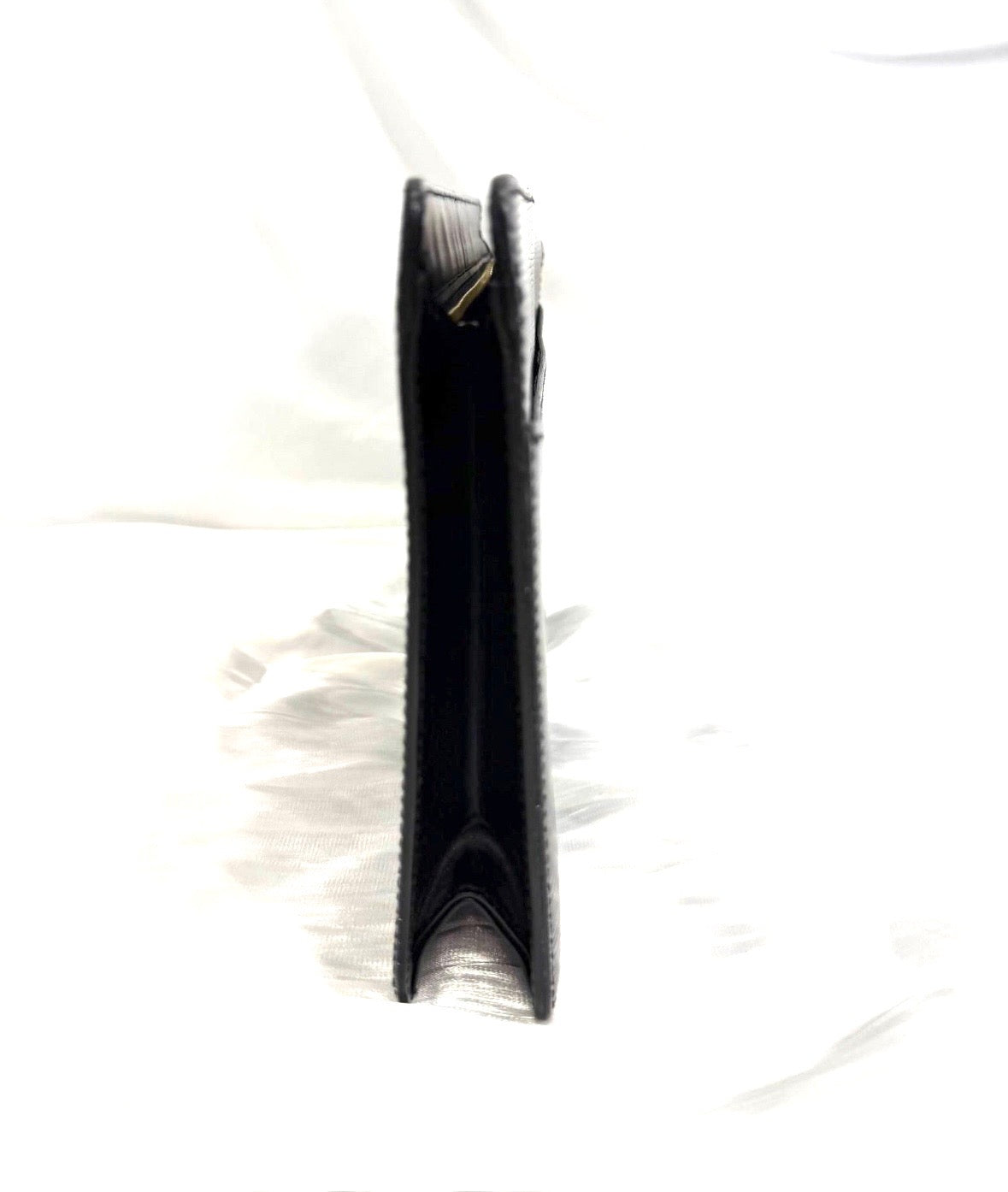 Louis Vuitton Black Epic Pochette Homme Clutch.