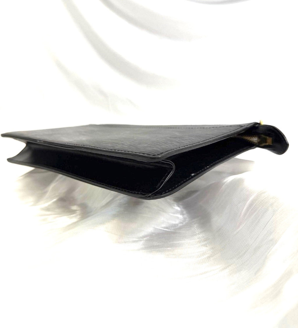 Louis Vuitton Black Epic Pochette Homme Clutch.
