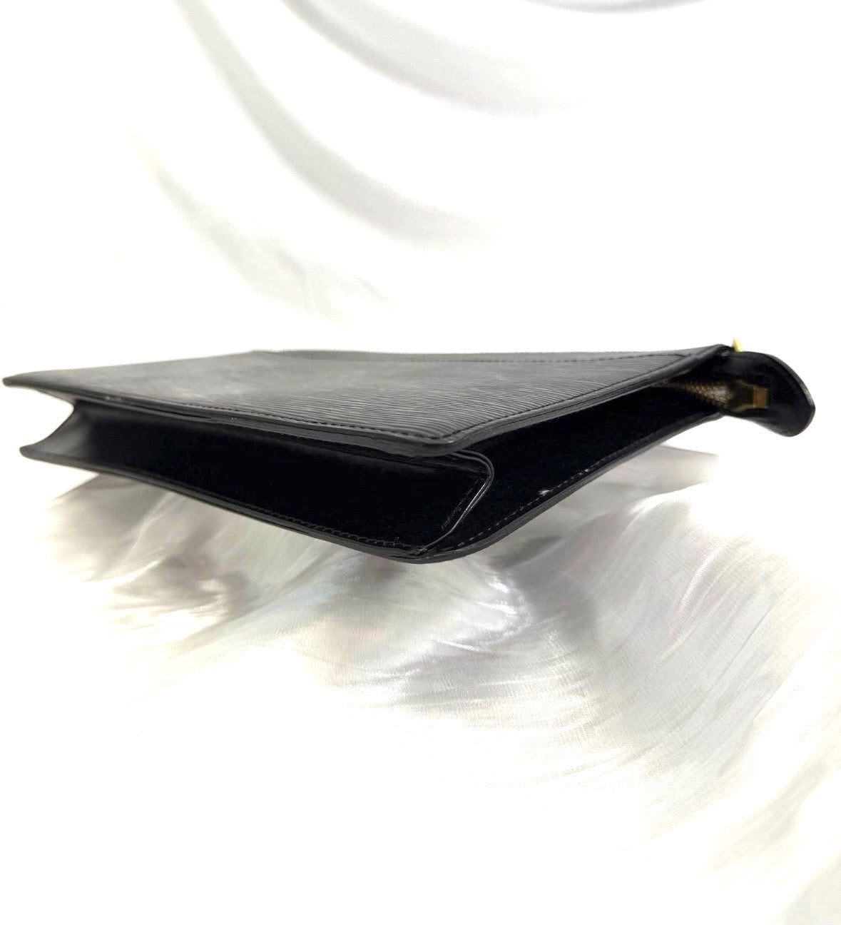 Louis Vuitton Black Epic Pochette Homme Clutch.