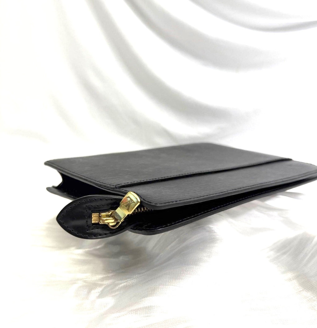 Louis Vuitton Black Epic Pochette Homme Clutch.