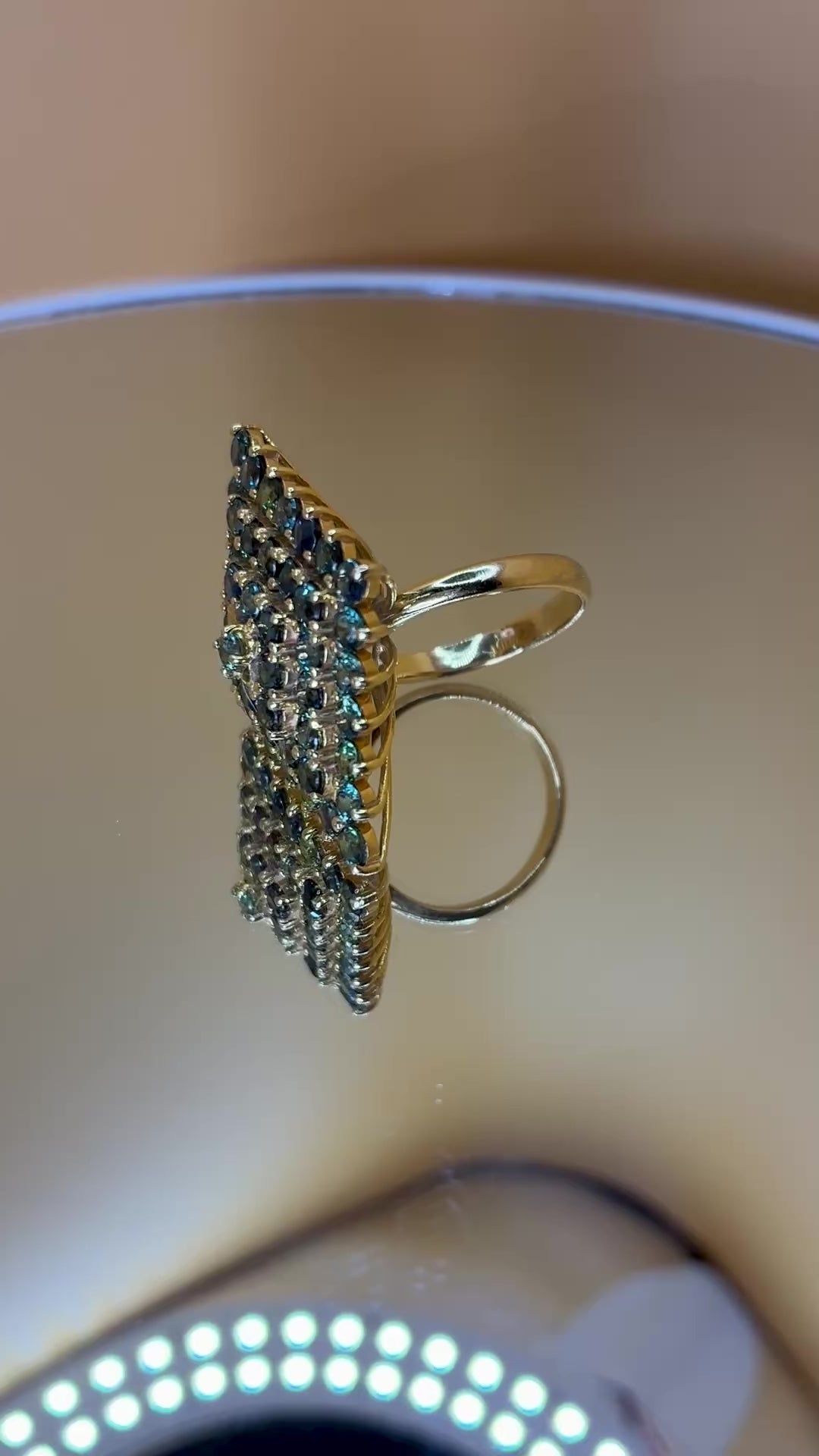 Green / Blue Sapphire Round Cut 12K Gold Ring Size 7