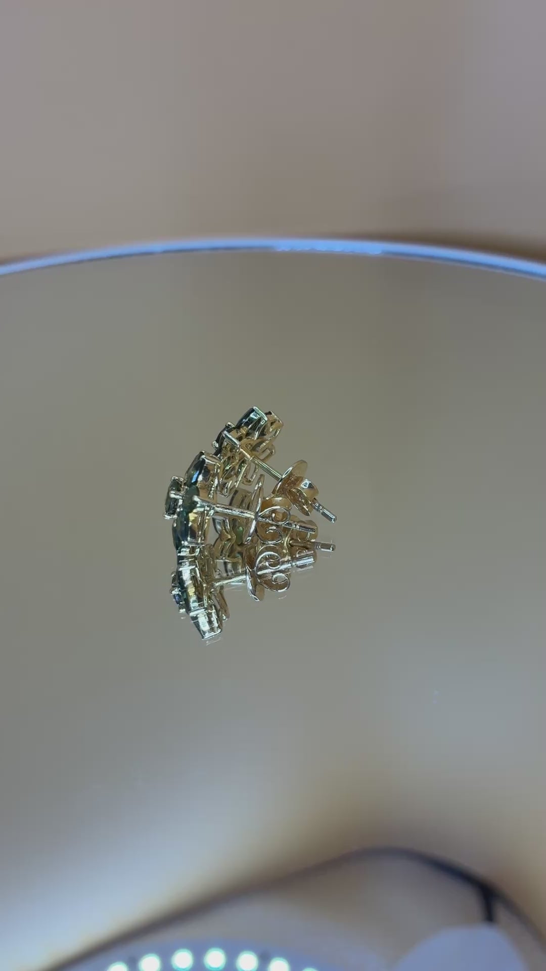 Green Sapphire Stud Earring 12K Gold.